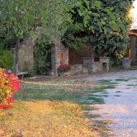Appartamento Le Casine-perignano-spinelli Sleeps 6
