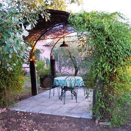 Le Casine-perignano-spinelli Sleeps 6 *