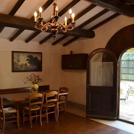 Le Casine-perignano-spinelli Sleeps 6 *